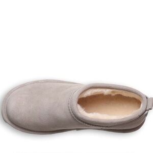 NWOB BEARPAW WOMENS SHORTY FUR BOOT sizes 7 Original price $79.99